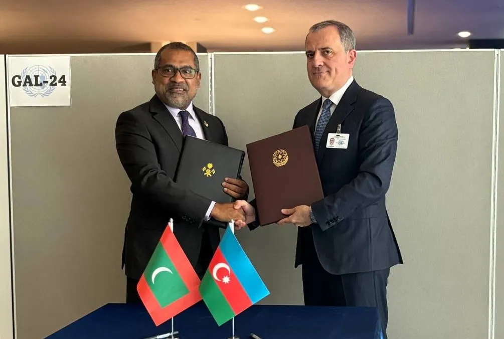 Minister of Foreign Affairs Dr. Abdulla Khaleel and Azerbaijan’s Minister of Foreign Affairs Jayhun Bayramov (Photo/Foreign Ministry)