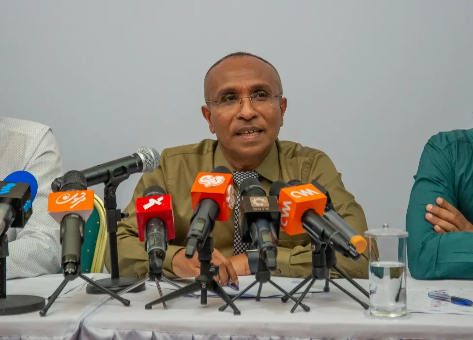 21 އަހަރަށްފަހު ހަބީބް އީސީ އިން ވަކިވެވަޑައިގެންފި