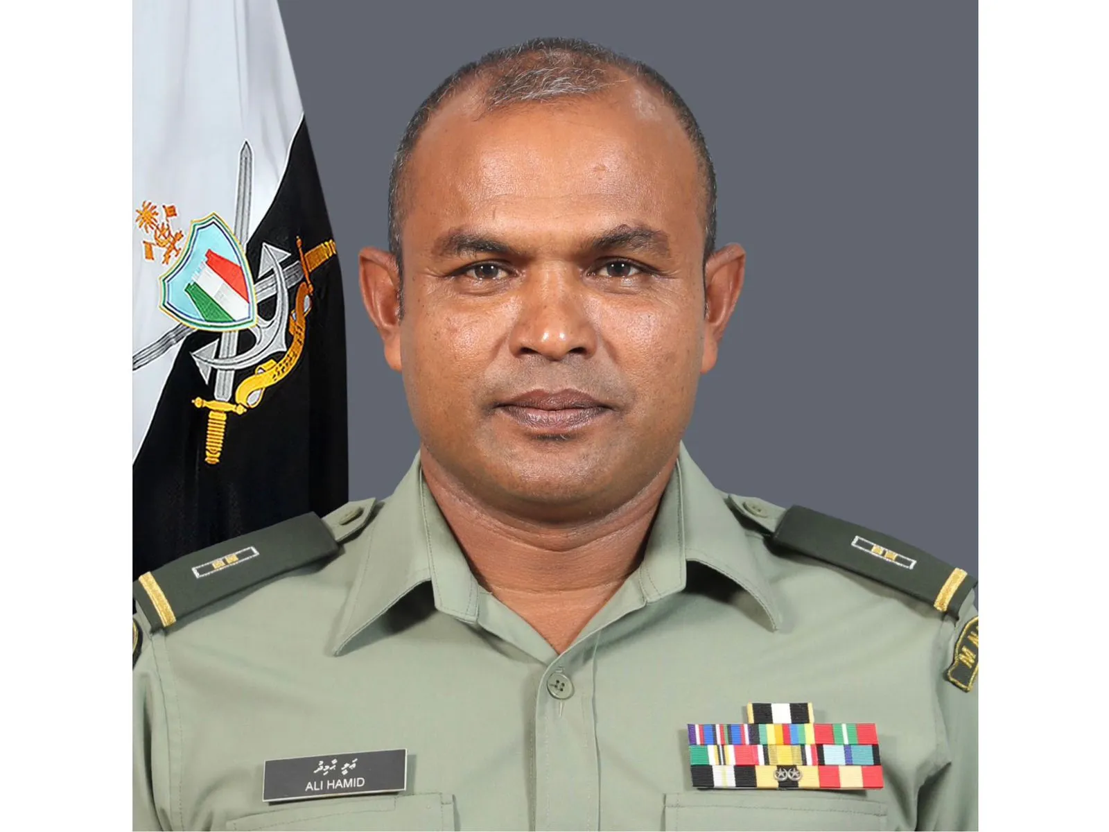 ނިޔާވީ ސިފައިންގޭގައި 27 އަހަރުވީ އޮފިސަރެއް، ރައީސްގެ ތައުޒިޔާ