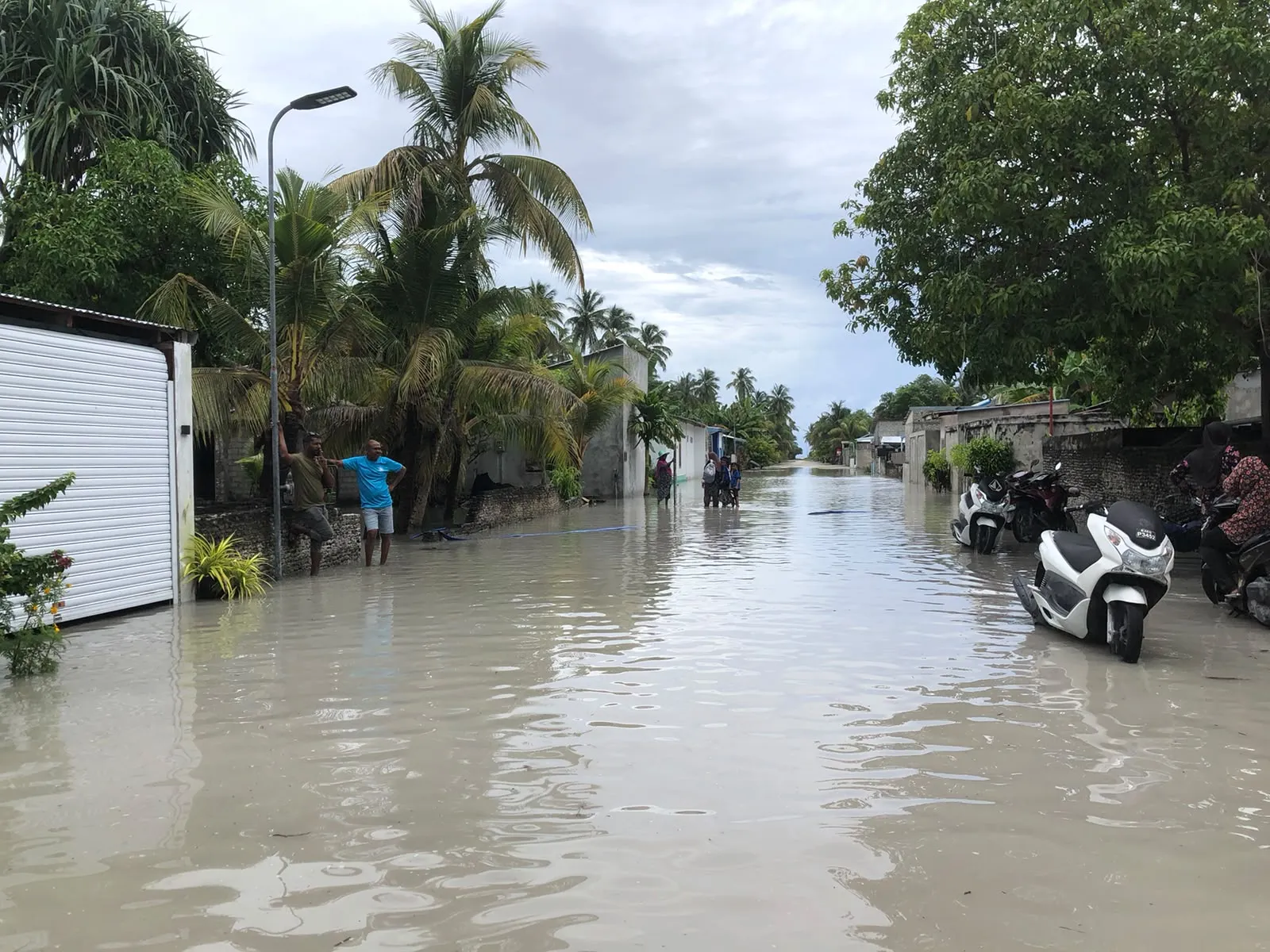 ބޯކޮށް ވާރޭވެހި ފިޔޯރީގެ ގިނަ ގެތަކަކަށް ފެންވަދެ، މުދަލަށް ބޮޑެތި ގެއްލުންތަކެއް ލިބިއްޖެ: ކައުންސިލް ރައީސް