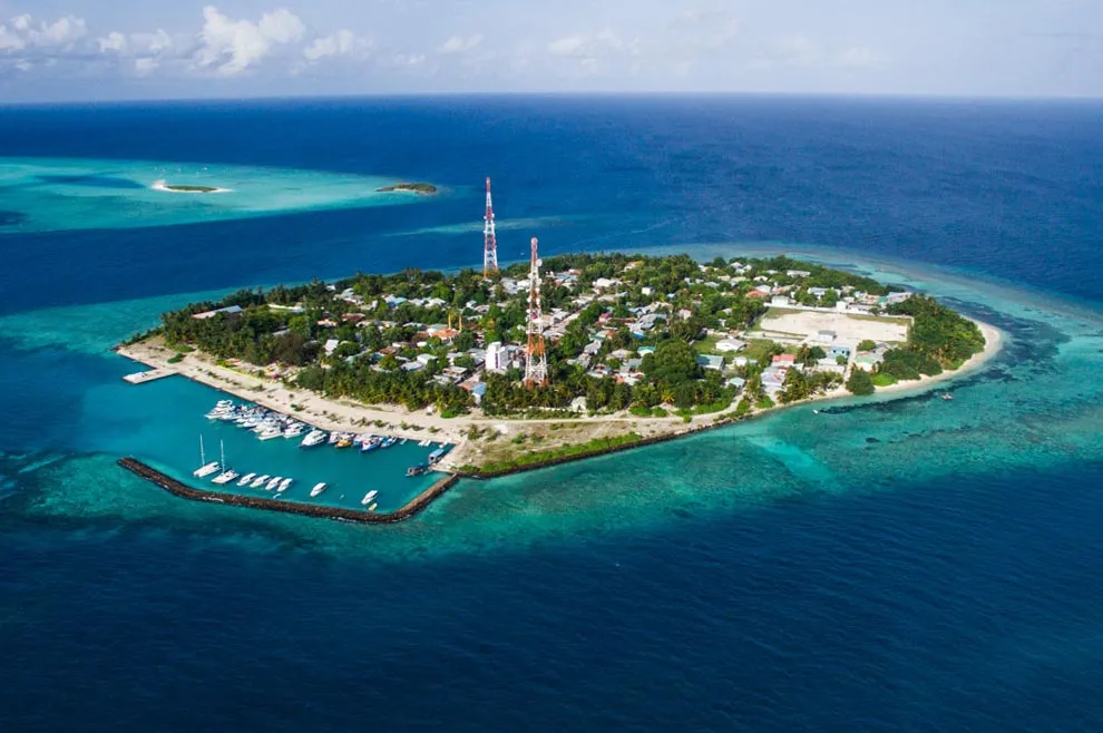 ރަސްދޫގެއެއްގައި ރޯވެ ދެ މީހަކު ވަރަށް ބޮޑަށް ފިހިއްޖެ