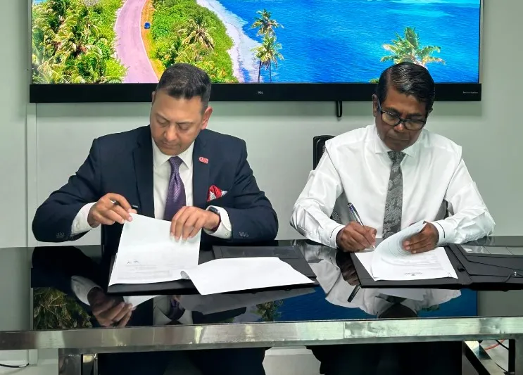 CEO and MD of MMPRC, Thoyyib Mohamed, and Mr Abhijeet Dhar, Director -Sales CNN