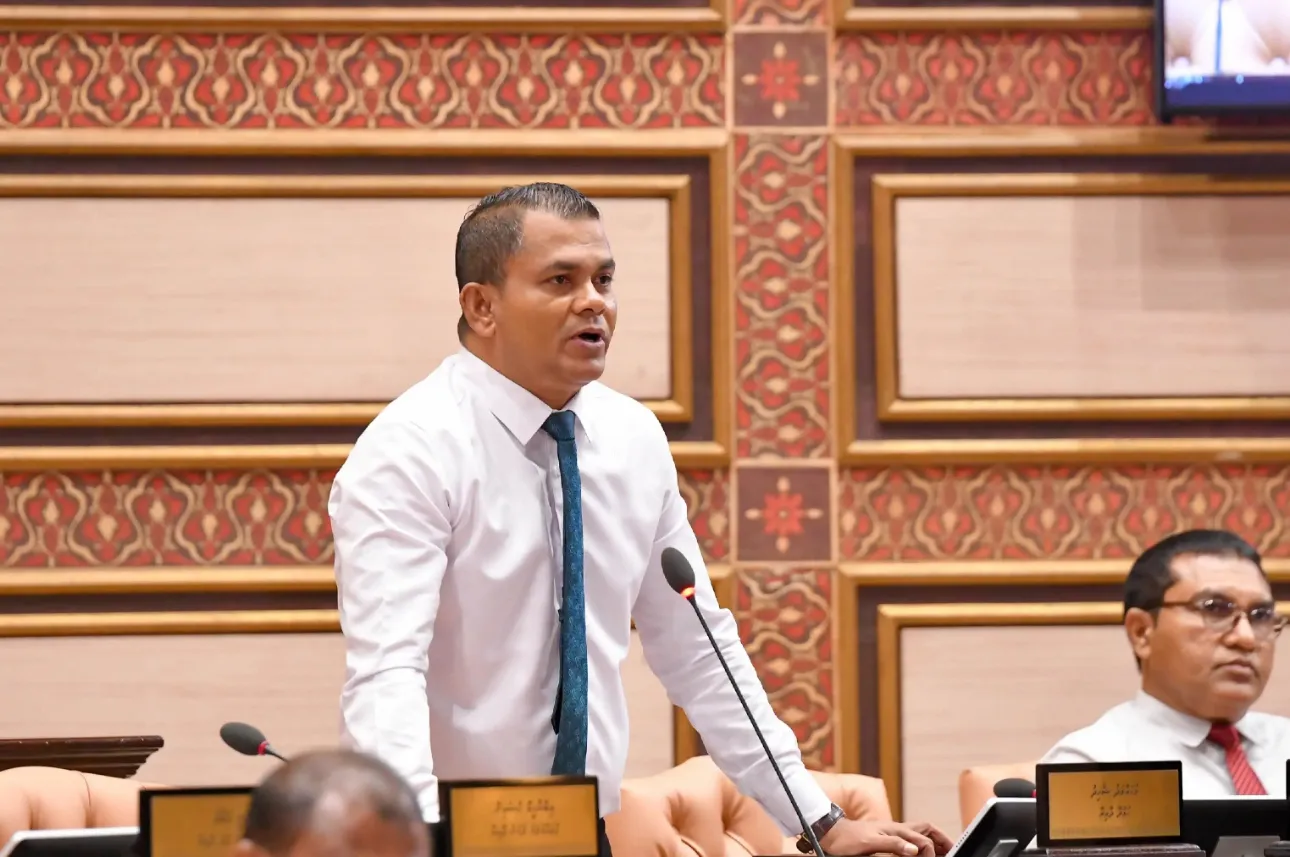 ރައްޔިތުންގެ ހިޔާލު ހޯދުމުގެ މާއްދާ މަޖިލީހަށް އެކަނި އިސްލާހު ނުކުރެވޭ ގޮތަށް ގާނޫނަށް އިސްލާޙެއް!