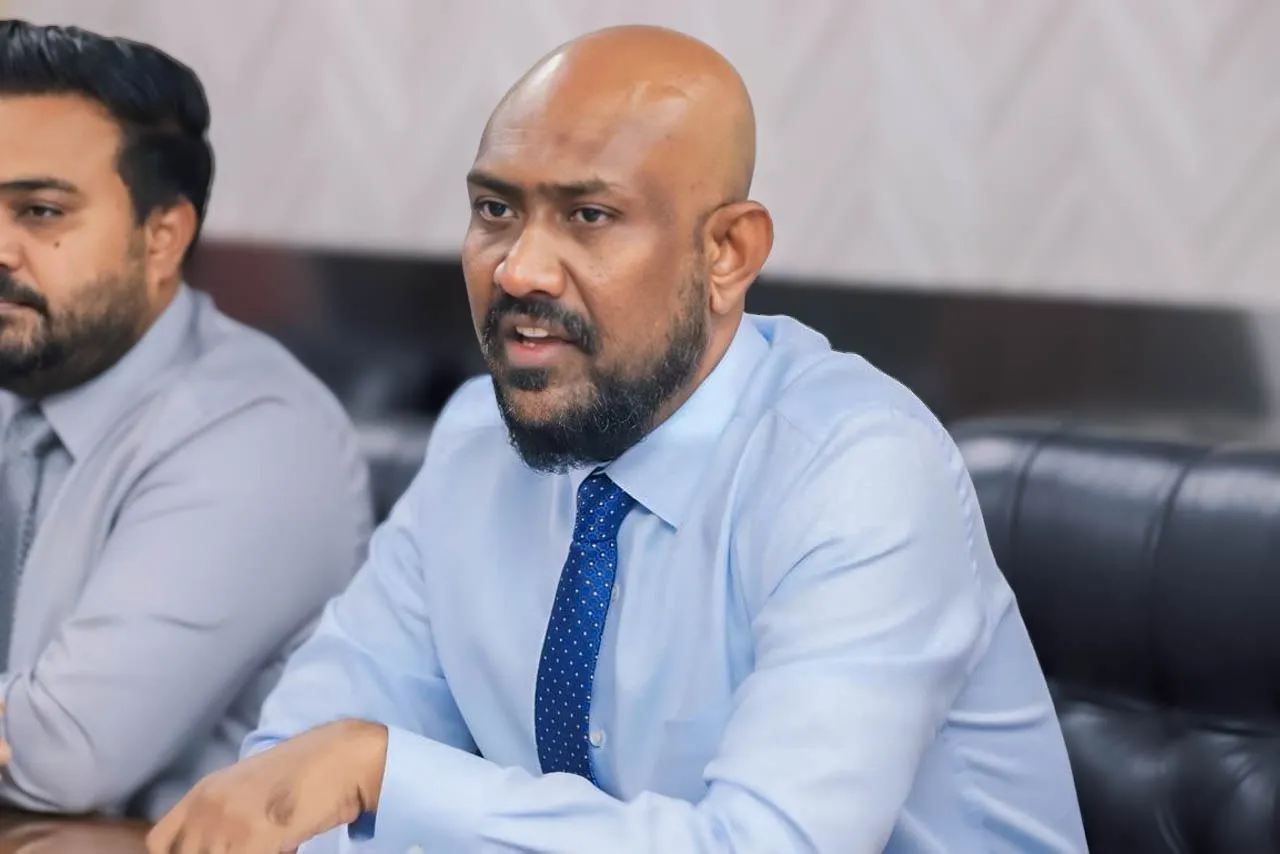 ސަރުކާރުގެ ކުންފުނިތަކާ ގުޅުންހުރި 896 މައްސަލައެއް ދަނީ ބަލަމުން: އޭސީސީ