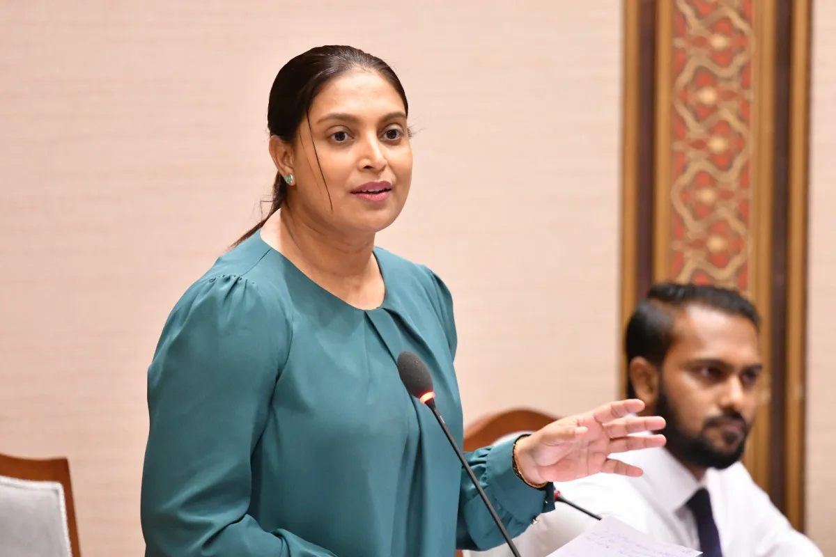 ކުރީގެ އެޑިއުކޭޝަން މިނިސްޓަރު ޑރ. ޢާއިޝަތު ޢަލީ-- ފޮޓޯ: މަޖިލިސް