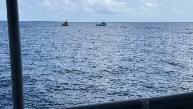 ރާއްޖެ ސަރަހައްދުގައި އުޅުނު ބޭރުގެ ދެ މަސްބޯޓު އަތުލައިގަނެފި