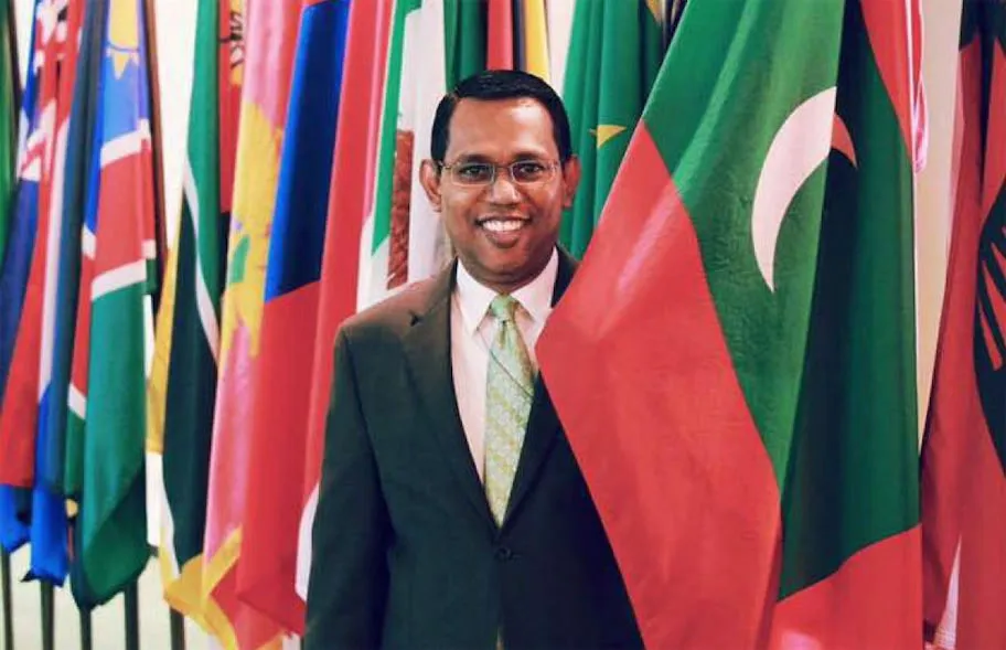 ސައުދީ ސަފީރު ކަން އަހުމަދު ސަރީރަށް ދިނުމަށް، ރުހުން ހޯދަން މަޖިލީހަށް