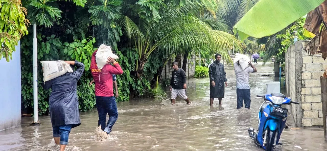 ފެންބޮޑުވެ އިނގުރައިދޫގެ 15 ގެއަކަށް ގެއްލުން ލިބިއްޖެ