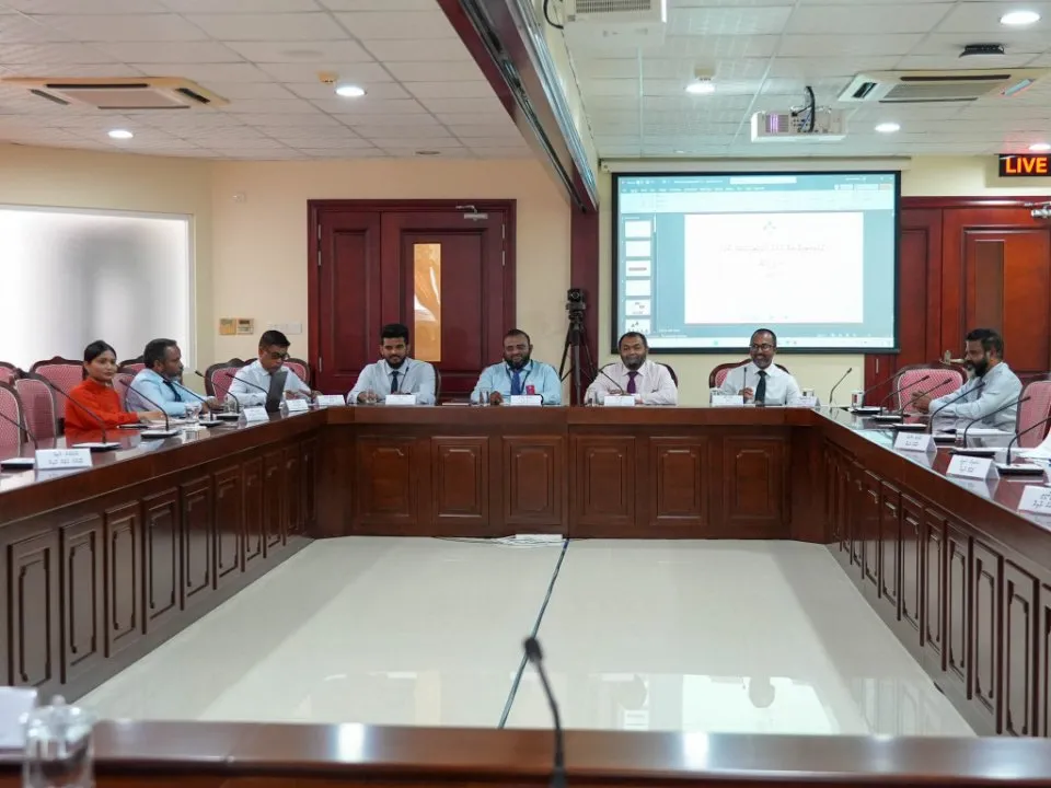 ސަރުކާރު ހިއްސާވާ 10 ކުންފުންޏެއްގެ 19 ބޯޑު މެންބަރުން ވަކިކޮށްފި