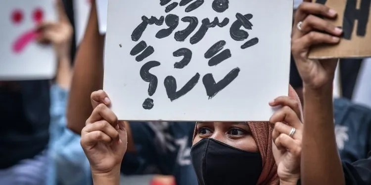 ބާރަ އަހަރުގެ އަންހެން ކުއްޖަކަށް ބޮޑުބޭބެއެއް ޖިންސީ ގޯނާކުރި މައްސަލައެއް