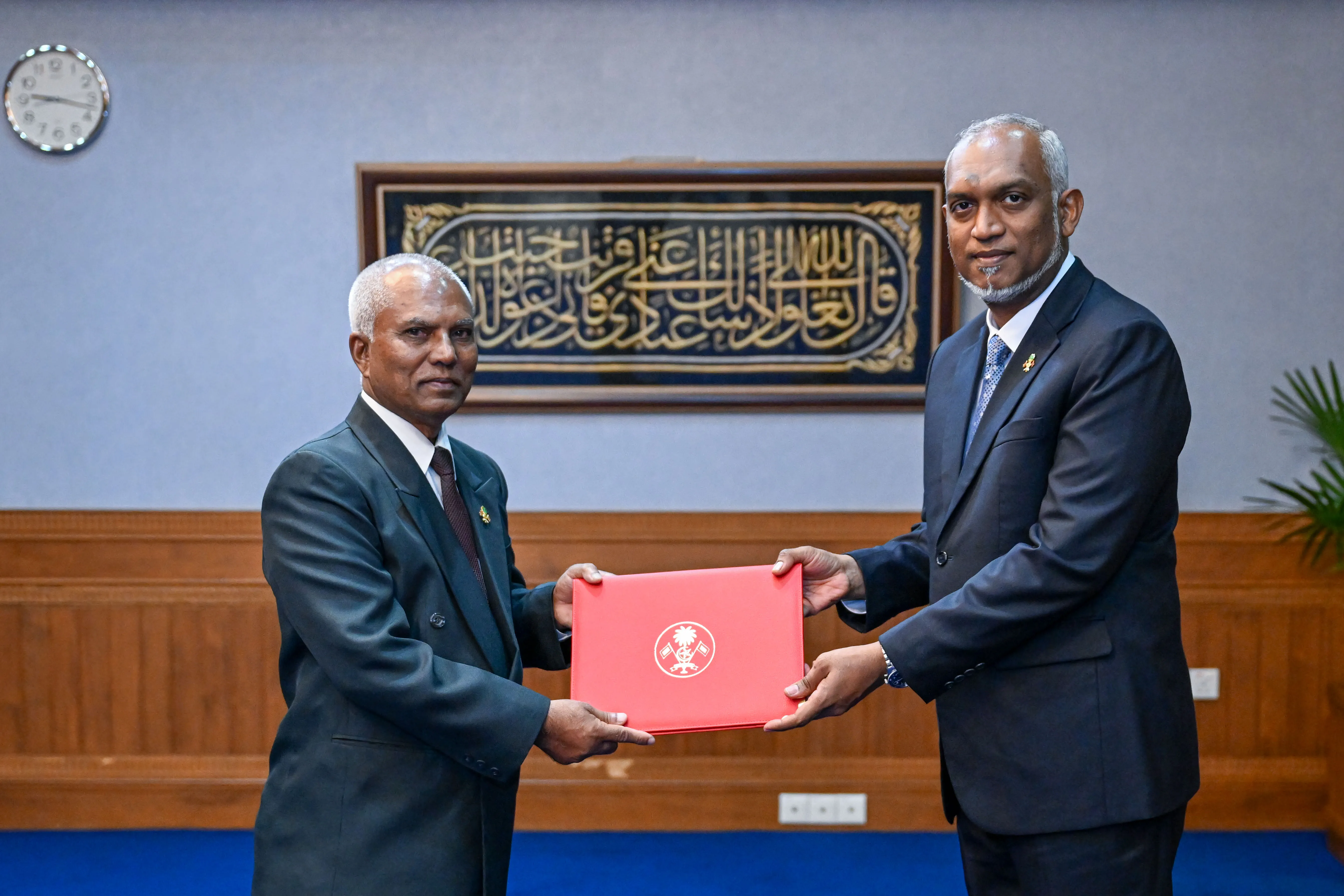 ރައީސުލްޖުމްހޫރިއްޔާ، ވަޒީފާއާބެހޭ ޓްރައިބިއުނަލްގެ މެންބަރުކަމަށް ބޭފުޅަކު ޢައްޔަންކުރައްވައިފި