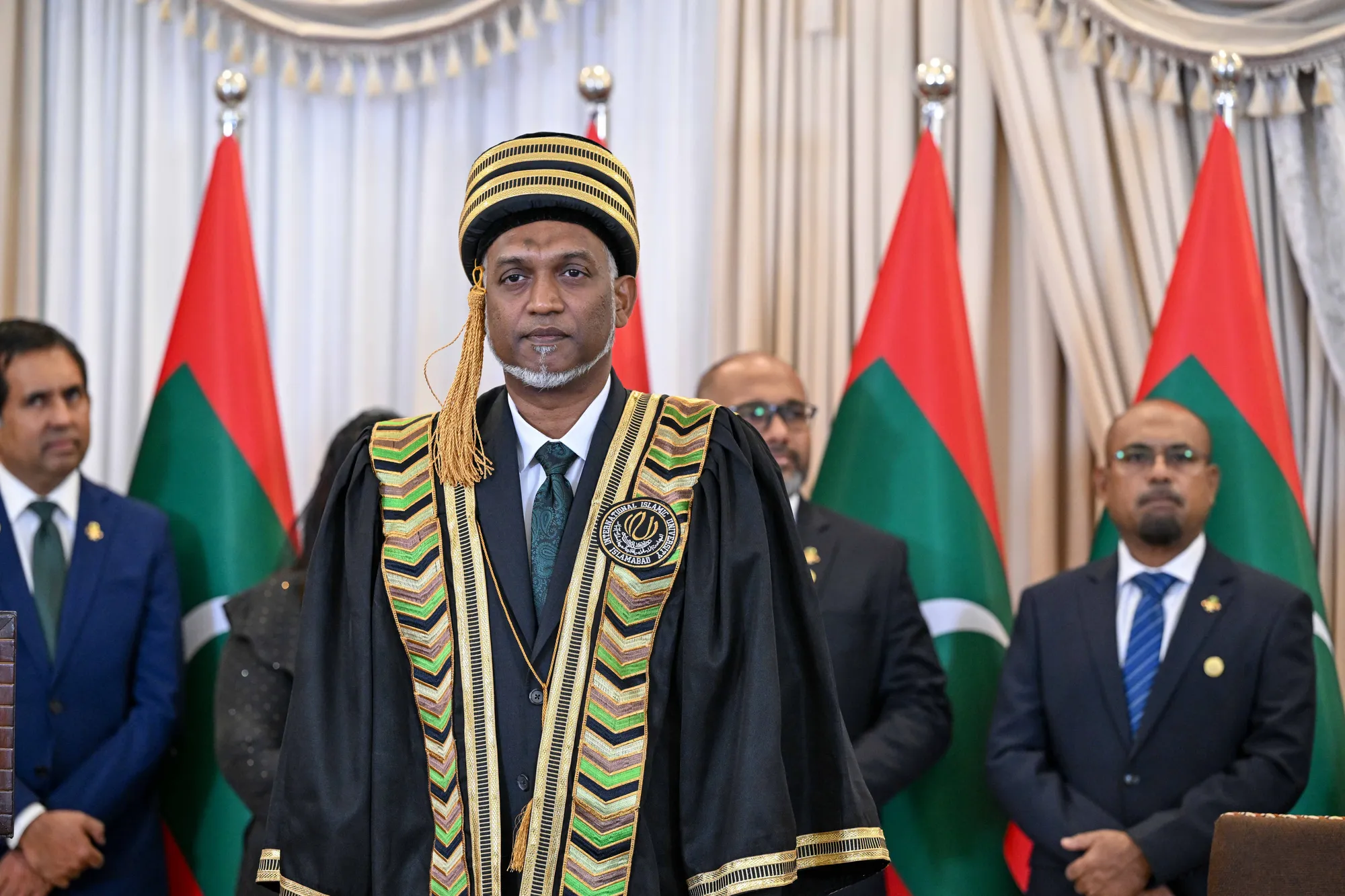 "ރައީސް މުޢިއްޒު އަށް އެރުވި ޝަރަފަކީ އެމަނިކުފާނުގެ މަސައްކަތް ބައިނަލްއަޤުވާމީ ފެންވަރުގައި ބަލައިގަންނަކަމުގެ ހެއްކެއް"