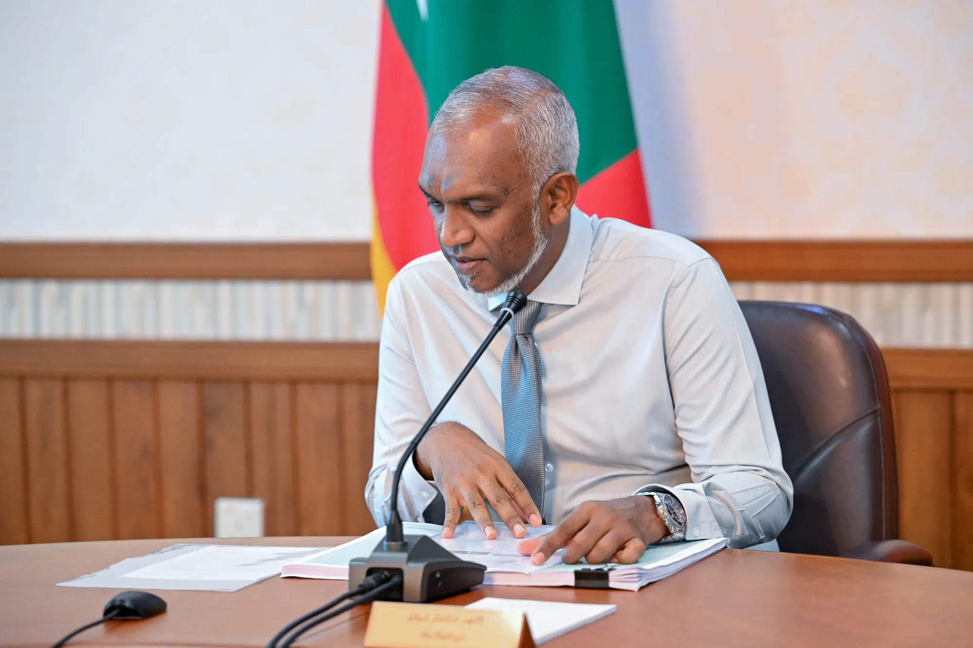 ބިދޭސީންނަށް އިހުމާލުވާ ފަރާތްތަކުގެ ލިސްޓެއް އާންމު ކުރަން ރައީސް މުޢިއްޒު ނިންމަވައިފި