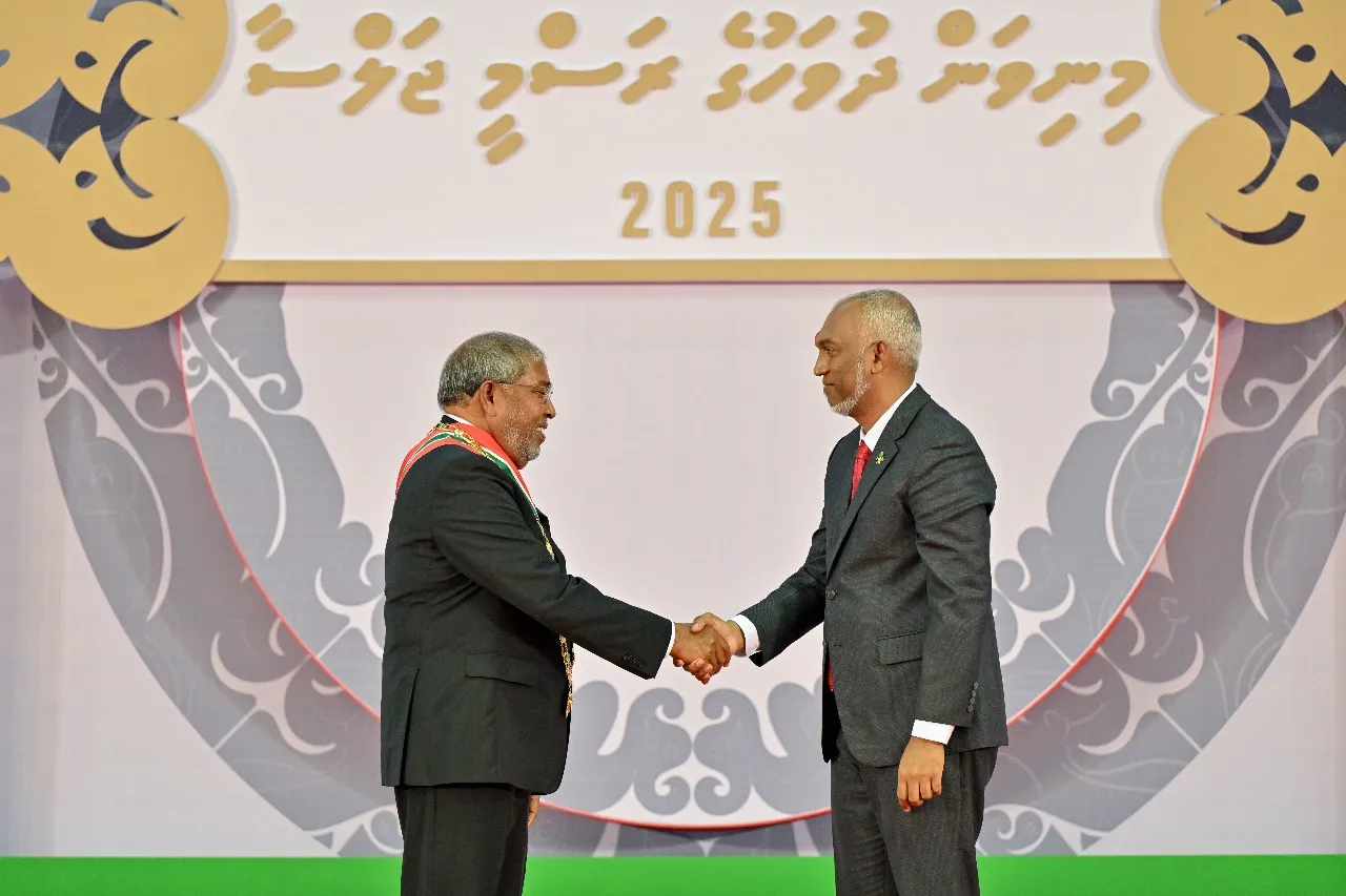 ނިޝާން އިއްޒުއްދީނުގެ އިއްޒަތުގެ ވެރިކަމުގެ ލަގަބް، ގާސިމް އިބްރާހިމަށް އަރުވައިފި