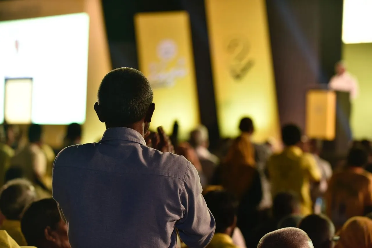 "ލާމަރުކަޒީ ގުޅުން" ނަމުގައި އެމްޑީޕީން ހާއްސަ ކޮންފަރެންސެއް ބާއްވަނީ