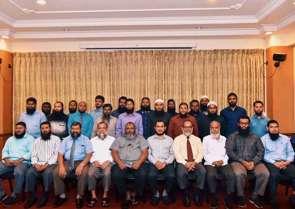 ޔޯގާ ދުވަސް ފާހަގަކުރަން ސަރުކާރުން އެއްބާރުލުން ދިނުން އިލްމުވެރީންގެ ގުޅުމުން ހަރުކަށި އިބާރާތުން ކުށްވެރިކޮށްފި
