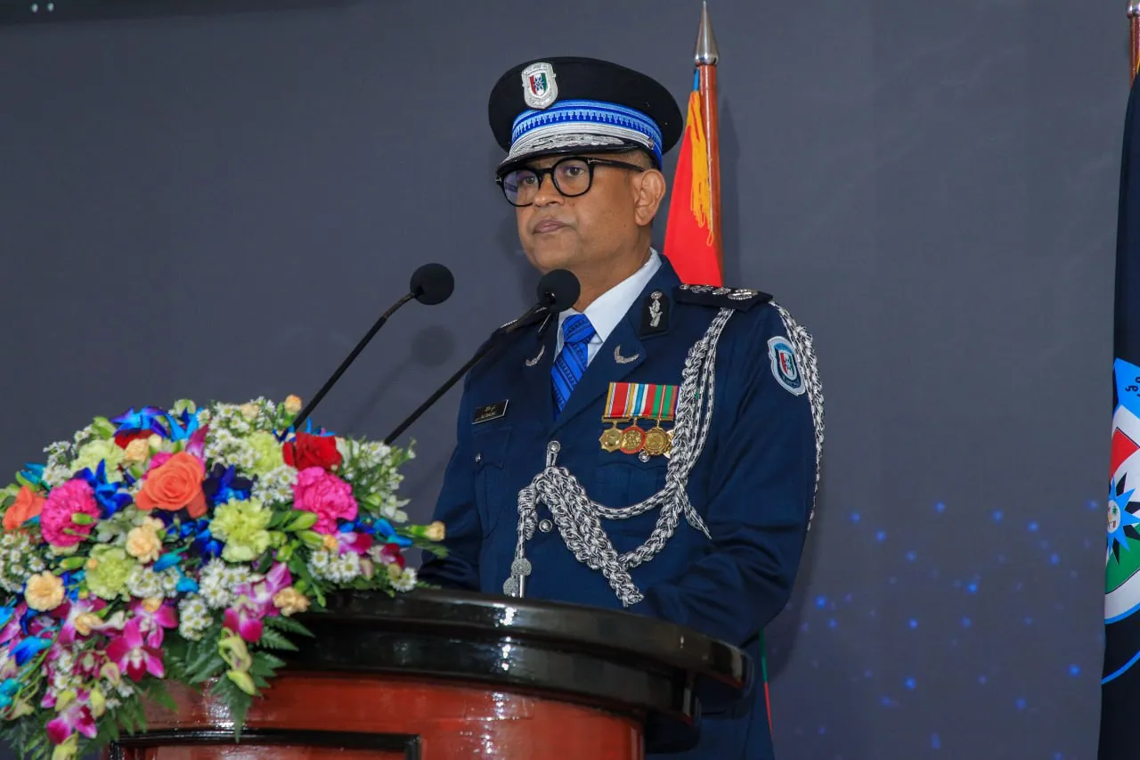 އަންހެނަކު ފުރާޅުމައްޗަށް ވެއްޓުން: ސީޕީ މާދަމާ ހެނދުނު ނޫސްވެރީންގެ ބައްދަލްވުމެއް ބާއްވަނީ