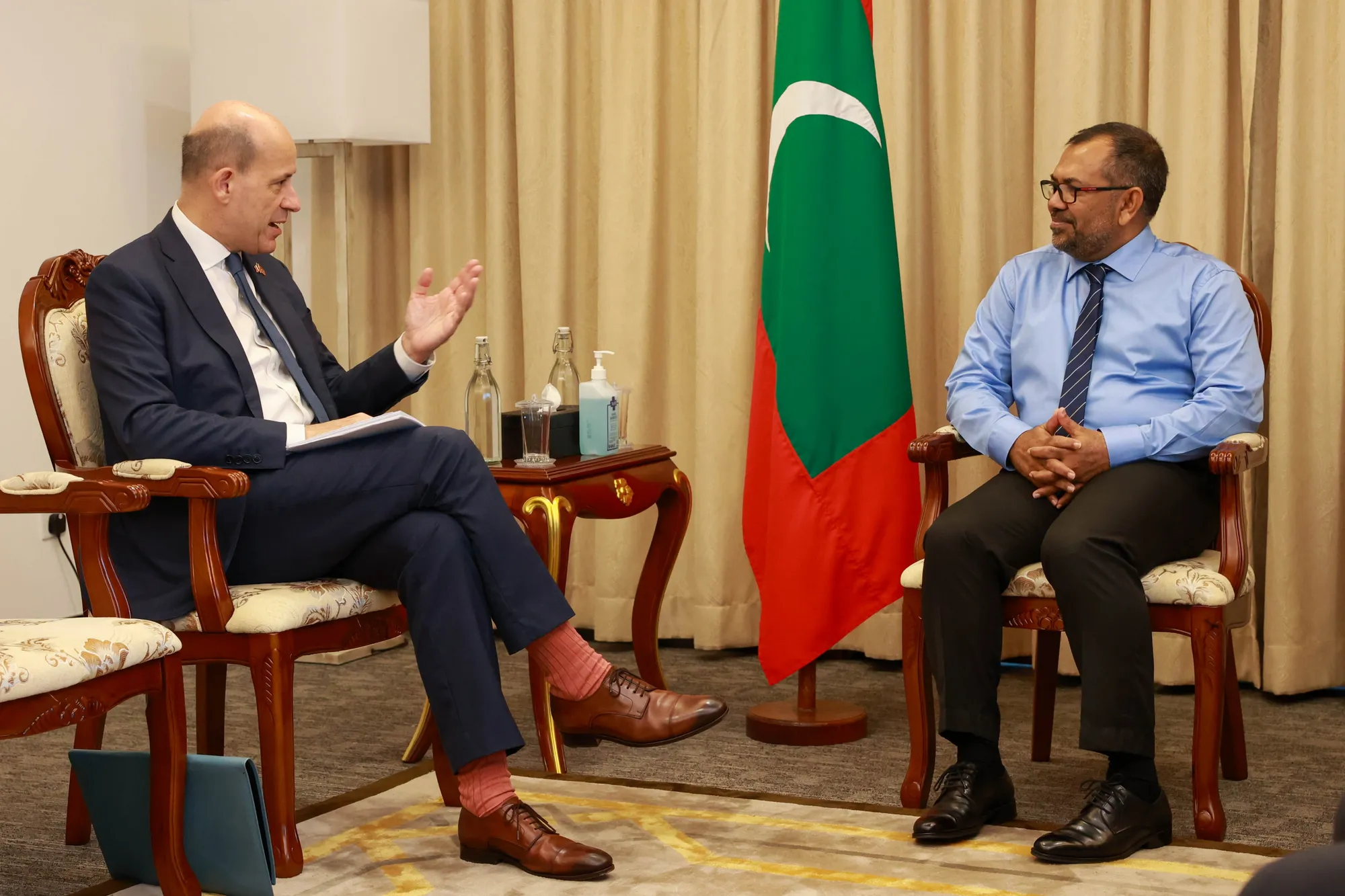 ފަރަންސޭސިވިލާތުން ރާއްޖެއަށް ކަނޑައަޅާފައިވާ ސަފީރު އަވަހާރަވެއްޖެ