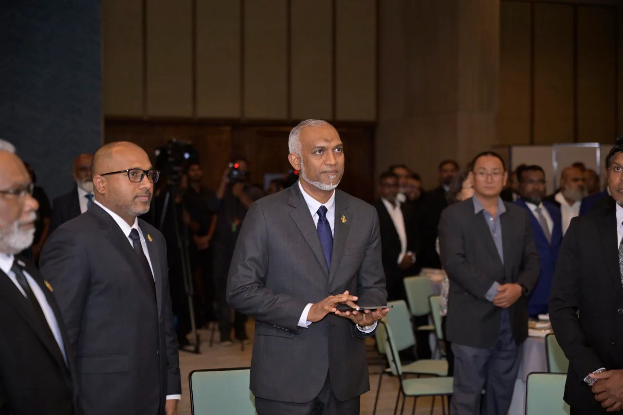 މޯލްޑިވްސް 2.0 އިފްތިތާހުކޮށް ސަމިޓް ފަށައިފި