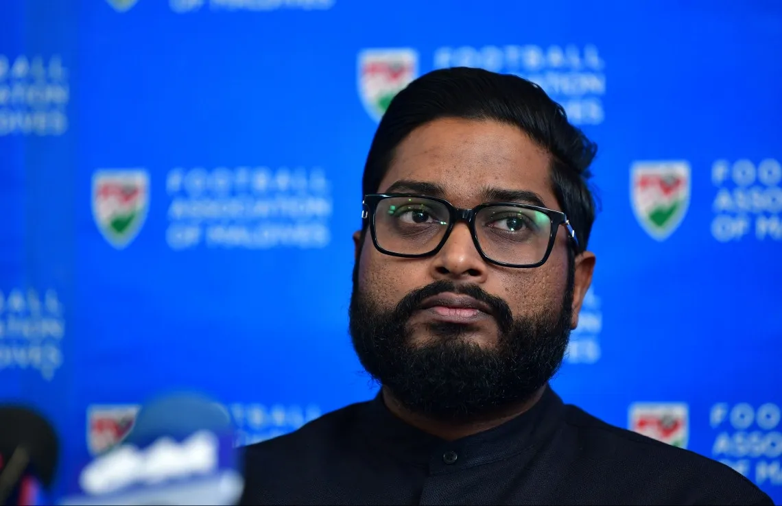 ޖަލު ހެދުން ލައްވައި ބިޑިި އަޅުވަން އުޅުމުން ގޮޅިން ނުނުކުންނަން ބައްސާމް ބޮޑާ ހާކައިފި