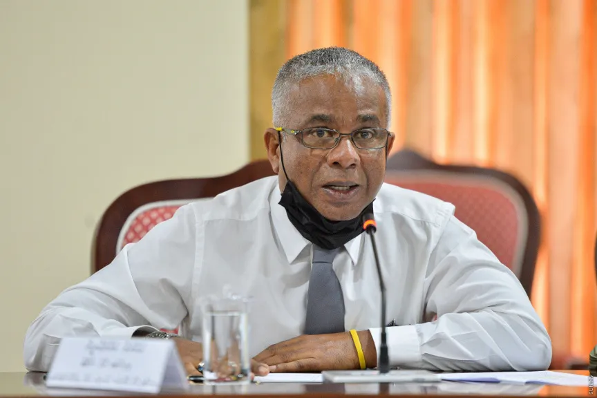 ކުރީގެ މެންބަރު މުސްތަފާ އަށް މިލިއަނަކަށްވުރެ ގިނަ ރުފިޔާ ދައްކަން އަކްރަމްގެ މައްޗަށް ހުކުމްކޮށްފި