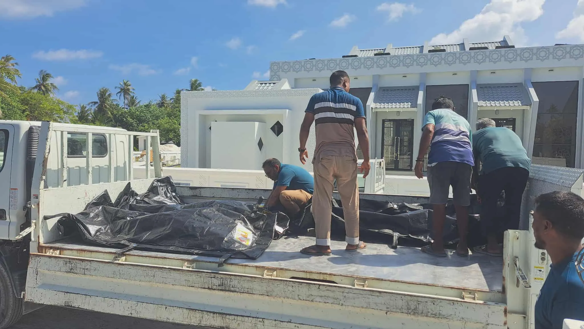 ދިވެހި މުޖުތަމަޢުގައި ބަނގުލަދޭޝް މީހުންގެ ދައުރަކީ އަގު ނުކުރެވޭނެ ދައުރެއް: ރައީސް