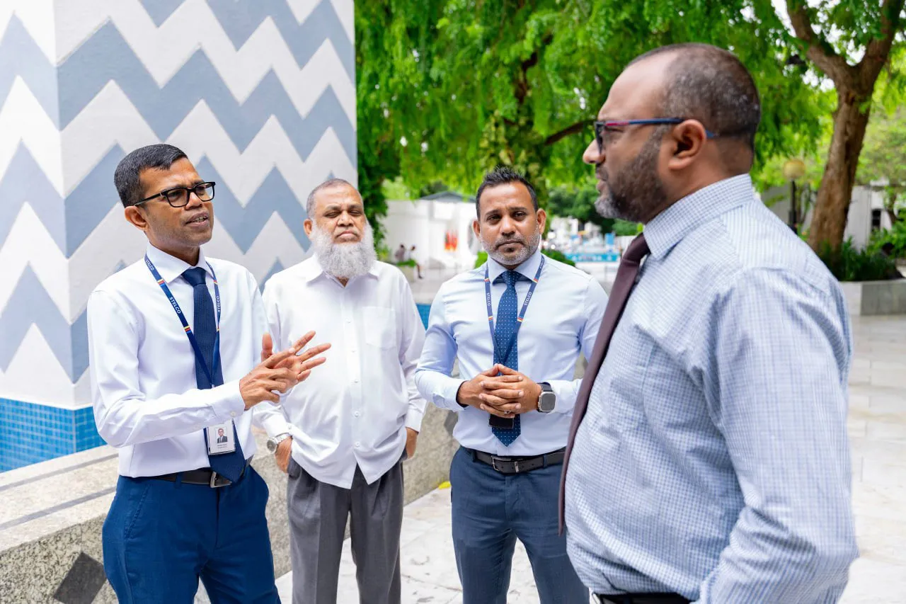 އިސްލާމީ މަރުކަޒުގެ މުންނާރު ކައިރީގައި އޮތް މަސްފެންގަނޑު ސްޓެލްކޯއިން މަރާމާތުކޮށްދެނީ