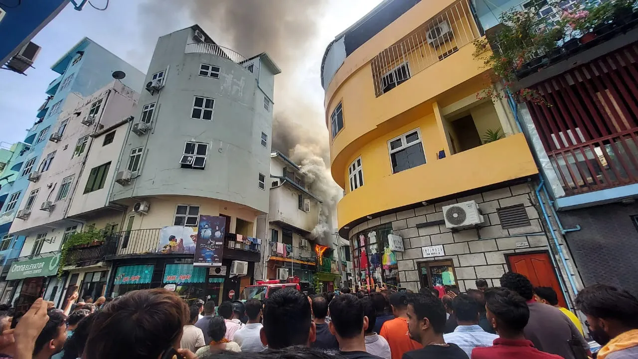 ގާމަގު ކެފޭގައި ހިނގި އަލިފާނުގެ ހާދިސާ: އިމާރާތްވަނީ ބޭނުން ނުކުރެވޭވަރަށް އަނދާފައި