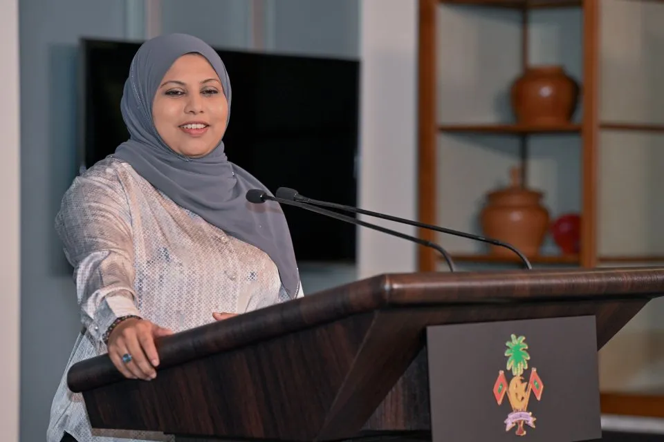 ފައްޔާޒަށް ސަރުކާރުން ރައްދު ދީފި، އޮޅުވާނުލާ ރޫލް އޮފް ލޯ ދަމަހައްޓާ