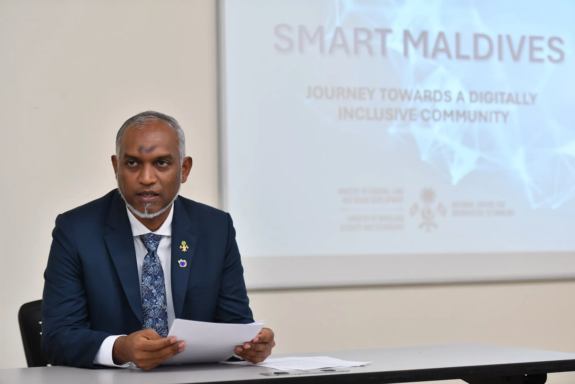ޑިޖިޓަލް ޒަމާނަކަށް މަރުޙަބާ ކިޔުމަށް ޖަޒީރާ ޤައުމުތައް އަތާއަތް ގުޅާލަން ރައީސް ގޮވާލައްވައިފި