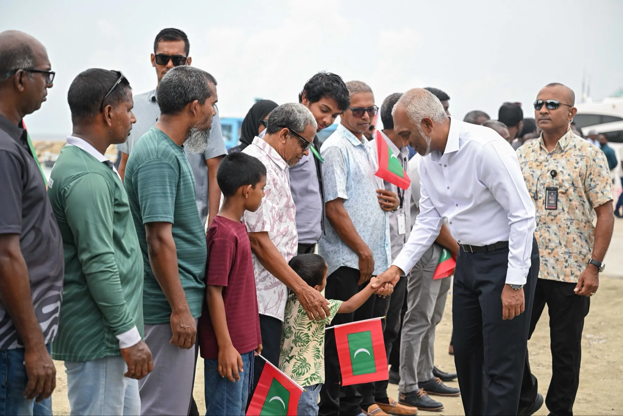 ރައީސުލްޖުމްހޫރިއްޔާ ޑރ. މުޙައްމަދު މުޢިއްޒު ށ. ފޭދޫއަށް ވަޑައިގެންފި