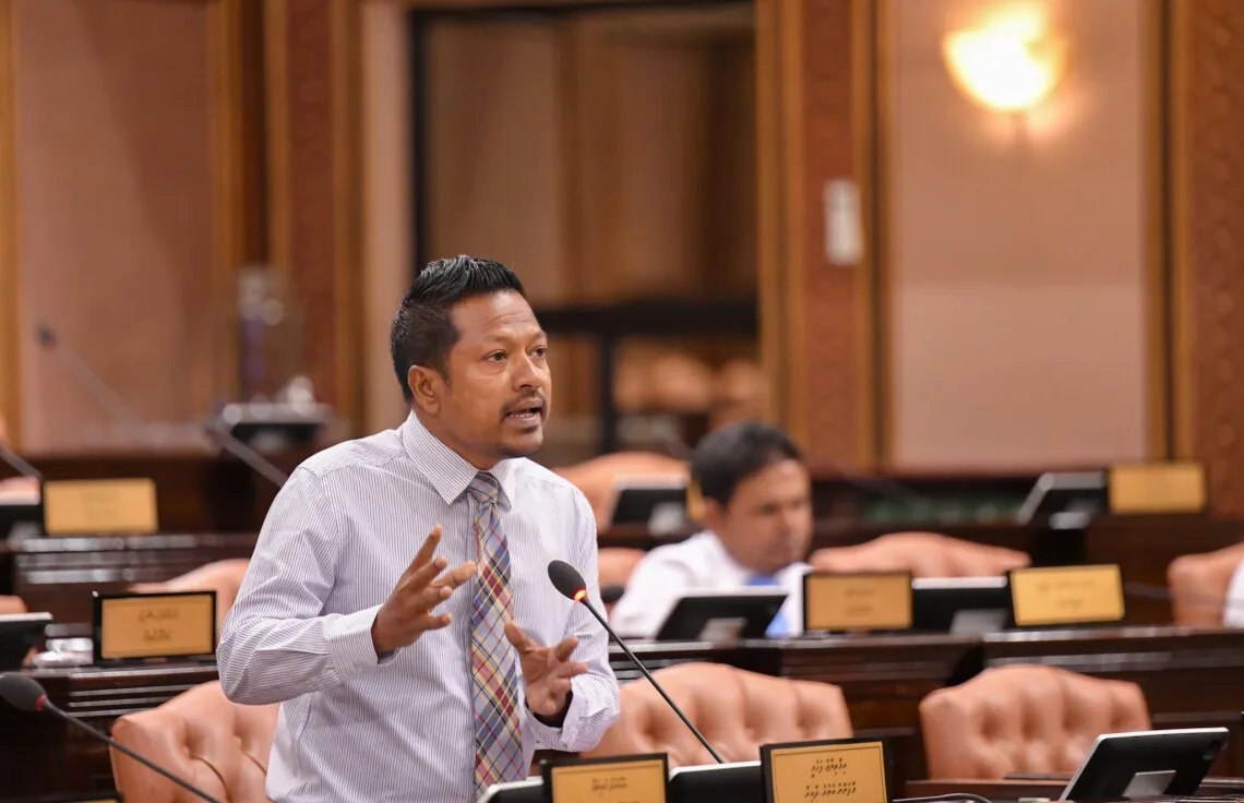 ސްޕްރީމް ކޯޓުން މަޖިލީހުގެ މައްޗަށް އަމުރު ނެރުމަކީ ވަރަށް ސީރިއަސް ކަމެއް: އިމްތިޔާޒު
