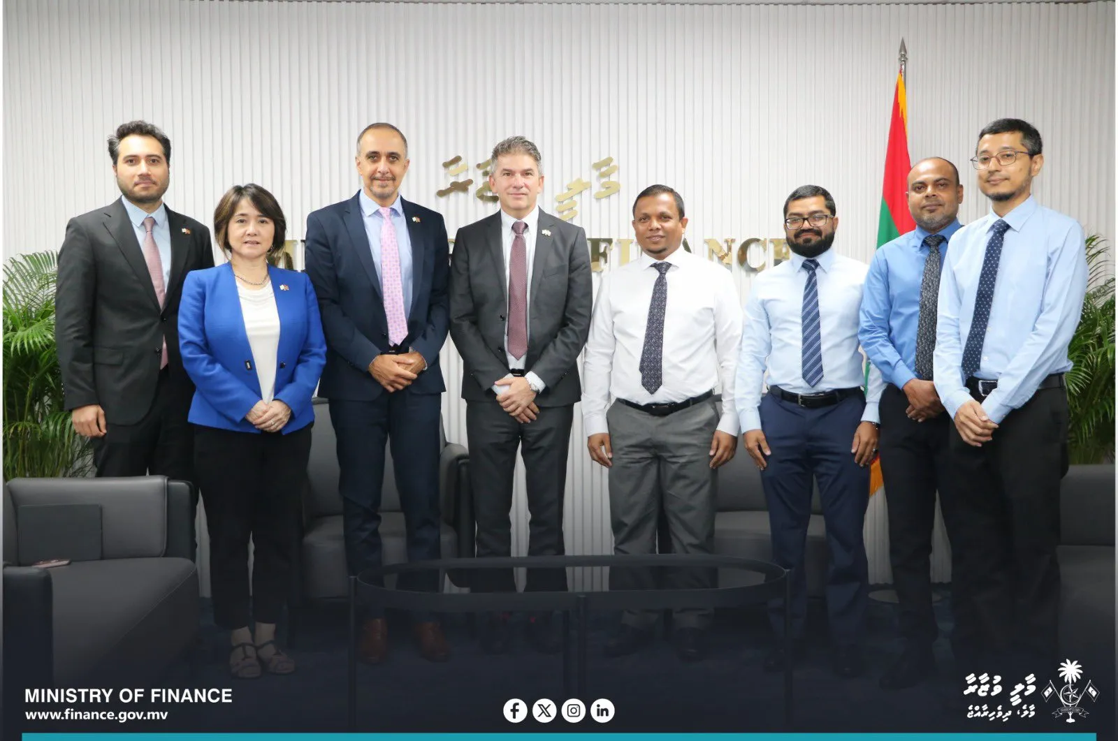 ފިނޭންސް މިނިސްޓަރު ޑރ.ޝަފީޤު ވޯލްޑް ބޭންކުގެ އައު ޑިރެކްޓަރާ ބައްދަލުކުރައްވައިފި