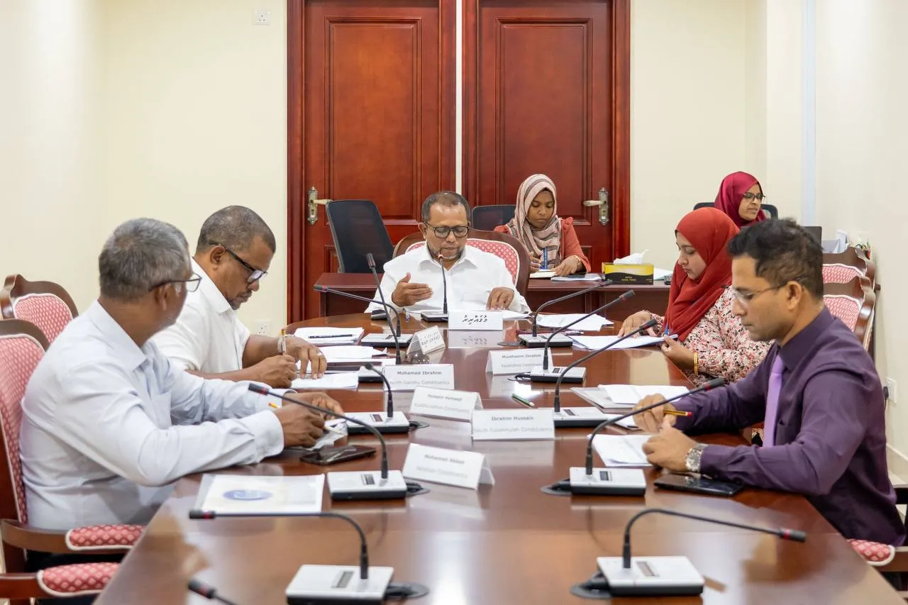 Committee reviewing the amendment to the Tobacco Control Act (Photo/Parliament)