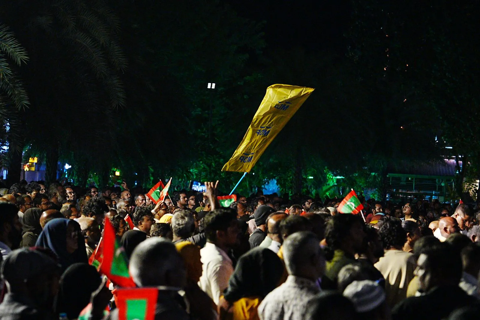 "މަގޭ ގޯތި މަގޭ ފްލެޓް" އެއްވުން މުއްދަތެއް ނެތި ފަސް