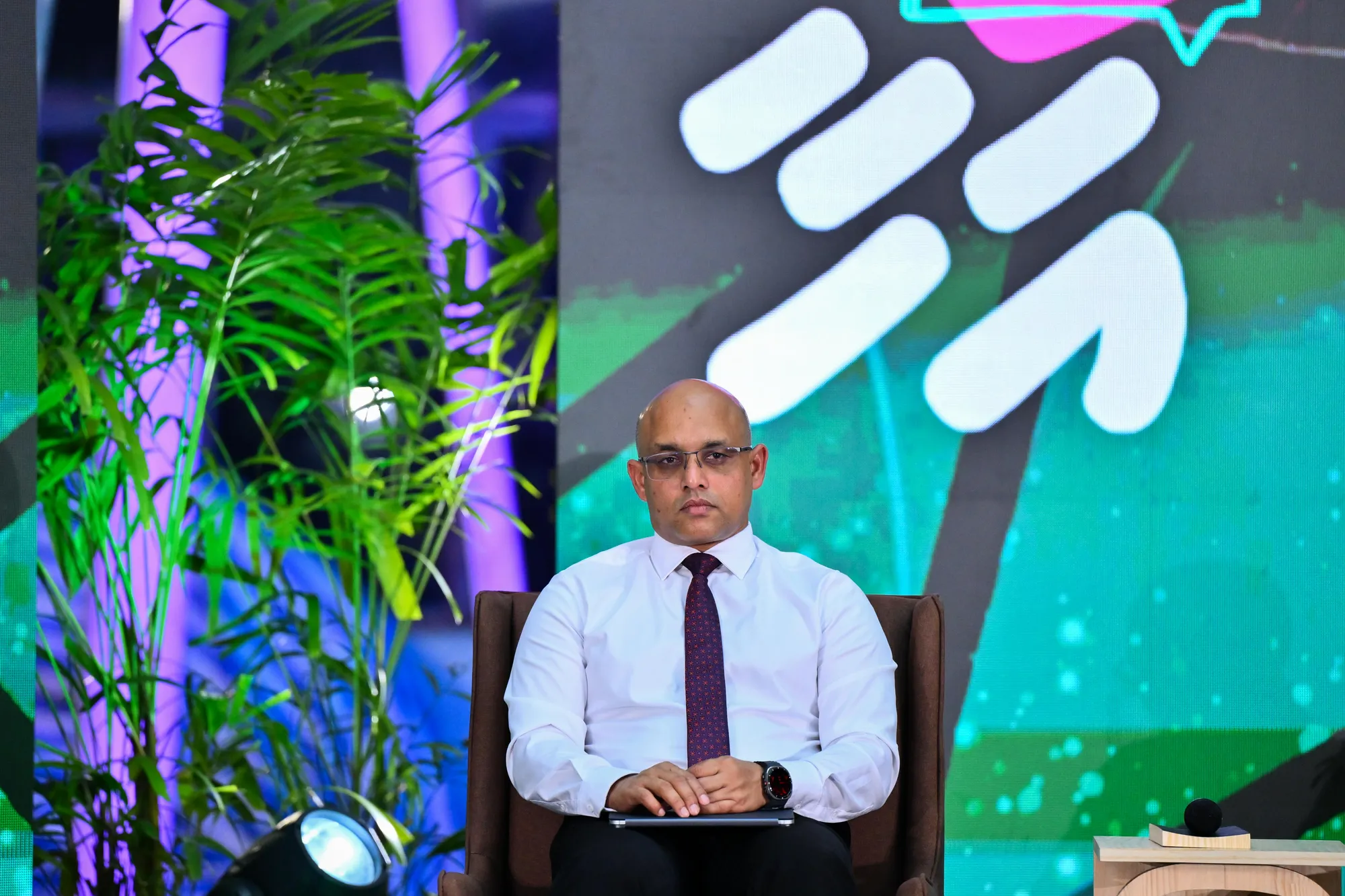 މިވަގުތު ވެސް 1273 މަޝްރޫއުގެ މަސައްކަތް ދަނީ ކުރިއަށް: މިނިސްޓަރު ޒަރީރު