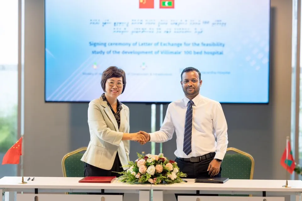 Minister of Infrastructure Dr. Abdulla Muthalib and Chinese Ambassador Wang Lixin (Photo/  Ministry of Construction and Infrastructure)