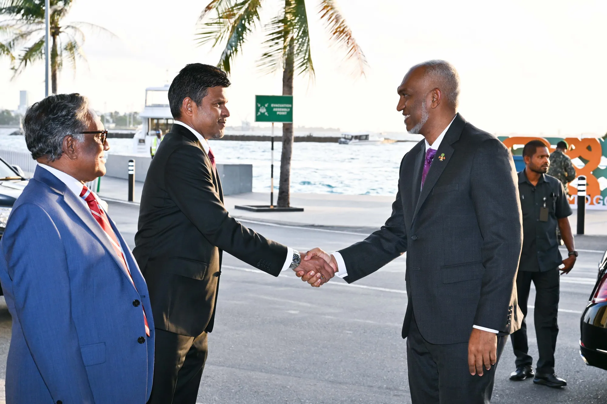 މަތީ ފަންތީގެ ބައްދަލްވުންތަކަކަށް ރައީސުލްޖުމްހޫރިއްޔާ އިނގިރޭސިވިލާތަށް