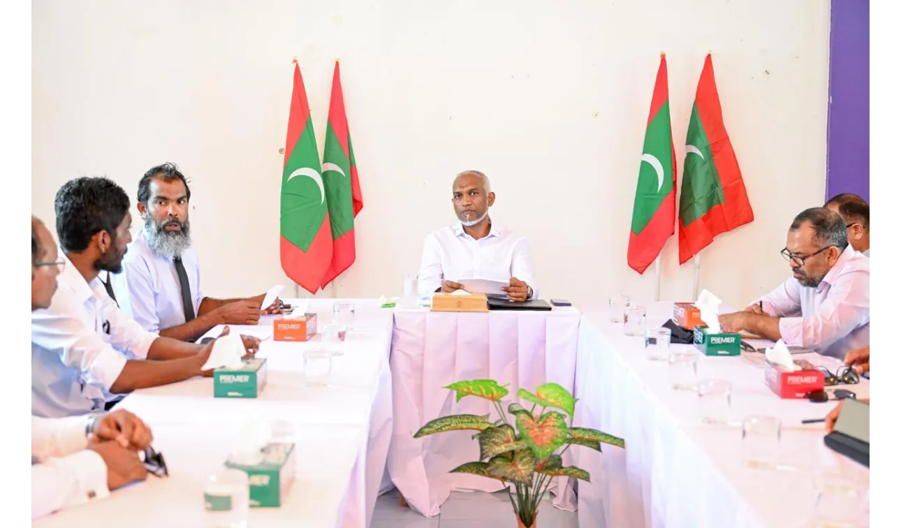 ލާމަރުކަޒީ ނިޒާމަށް ހަގީގީ ބާރުވެރިކަން ދިނުމަށް ފެށި މަސައްކަތް ހުއްޓުމެއްނެތި ދާނީ ކުރިއަށް: ރައީސް މުޢިއްޒު