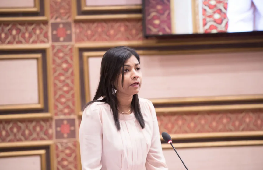 މަސްވެރިންނަށް ދޭން ޖެހޭ ފައިސާ ދިނުން އަވަސްކުރުމަށް ގޮވާލާ މަޖިލީހަށް ގަރާރެއް ހުށައަޅައިފި