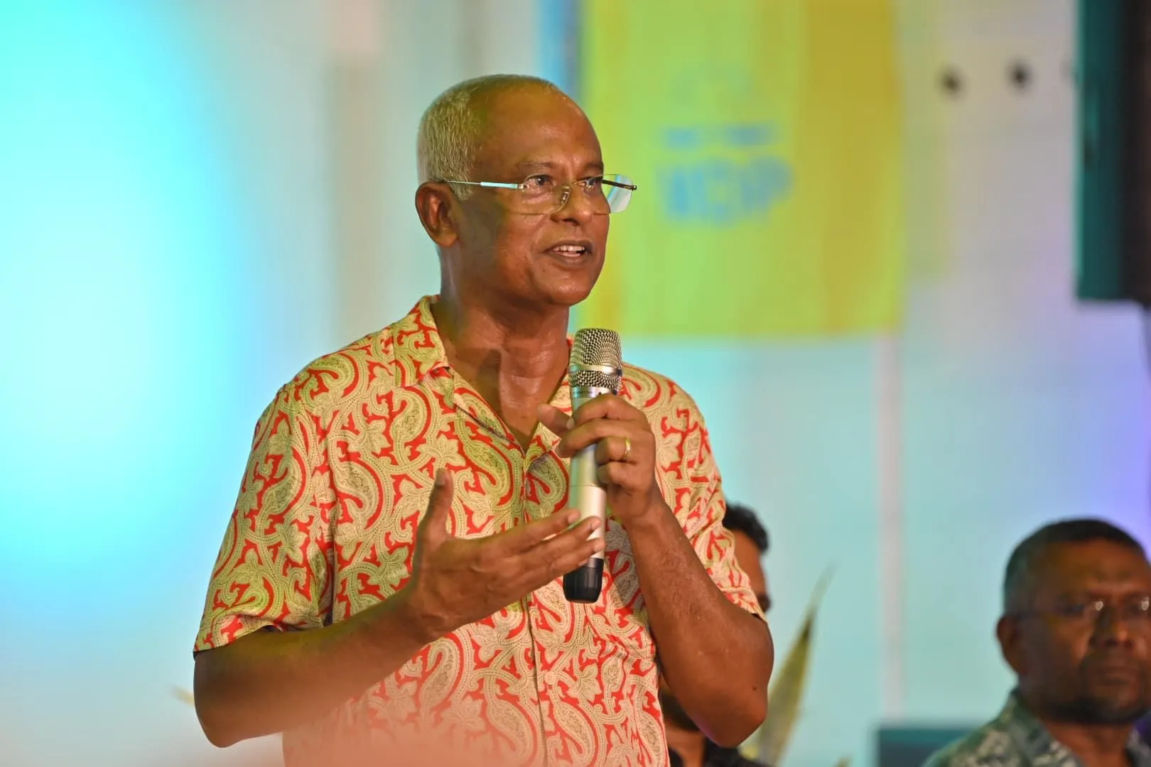 މަތިން އޯޑަރެއް ނާންނަނީސް ފުލުހުންނާއި ސިފައިންގެ ފައުޖެއް މަސައްކަތެއް ނުކުރާނެ: ރައީސް ޞާލިހު