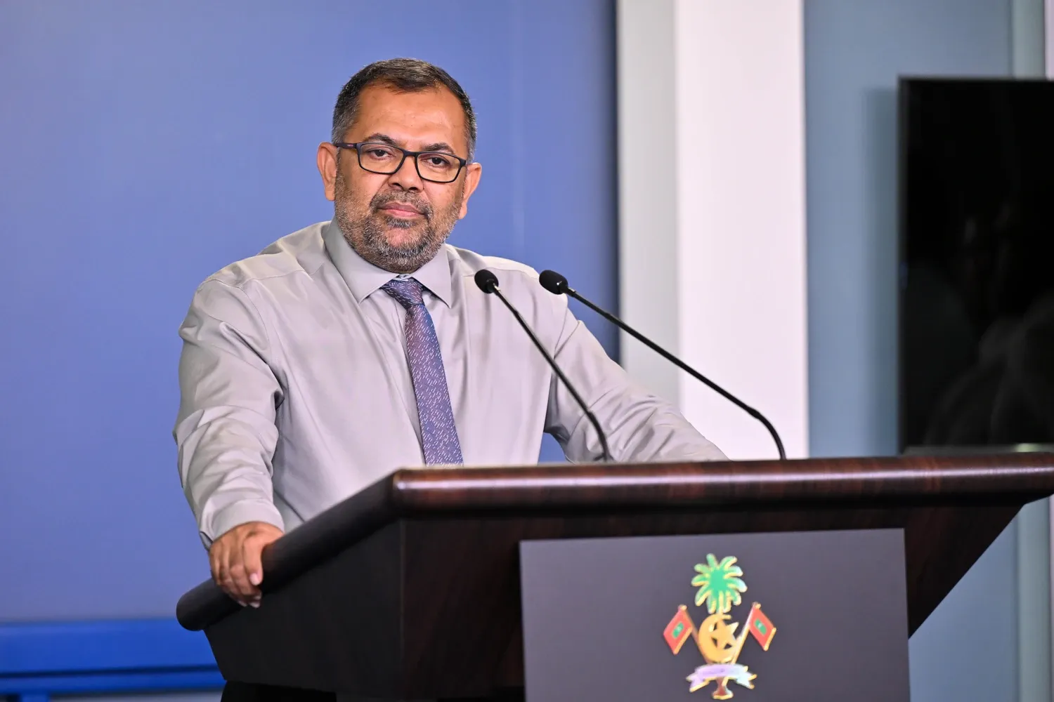 ތައިލެންޑުގެ ހާރިޖީ ވަޒީރުކަމަށް މަރިސް އަލުން އައްޔަންކުރެއްވުމުން ޒަމީރު ތަހުނިޔާ ފޮނުއްވައިފި