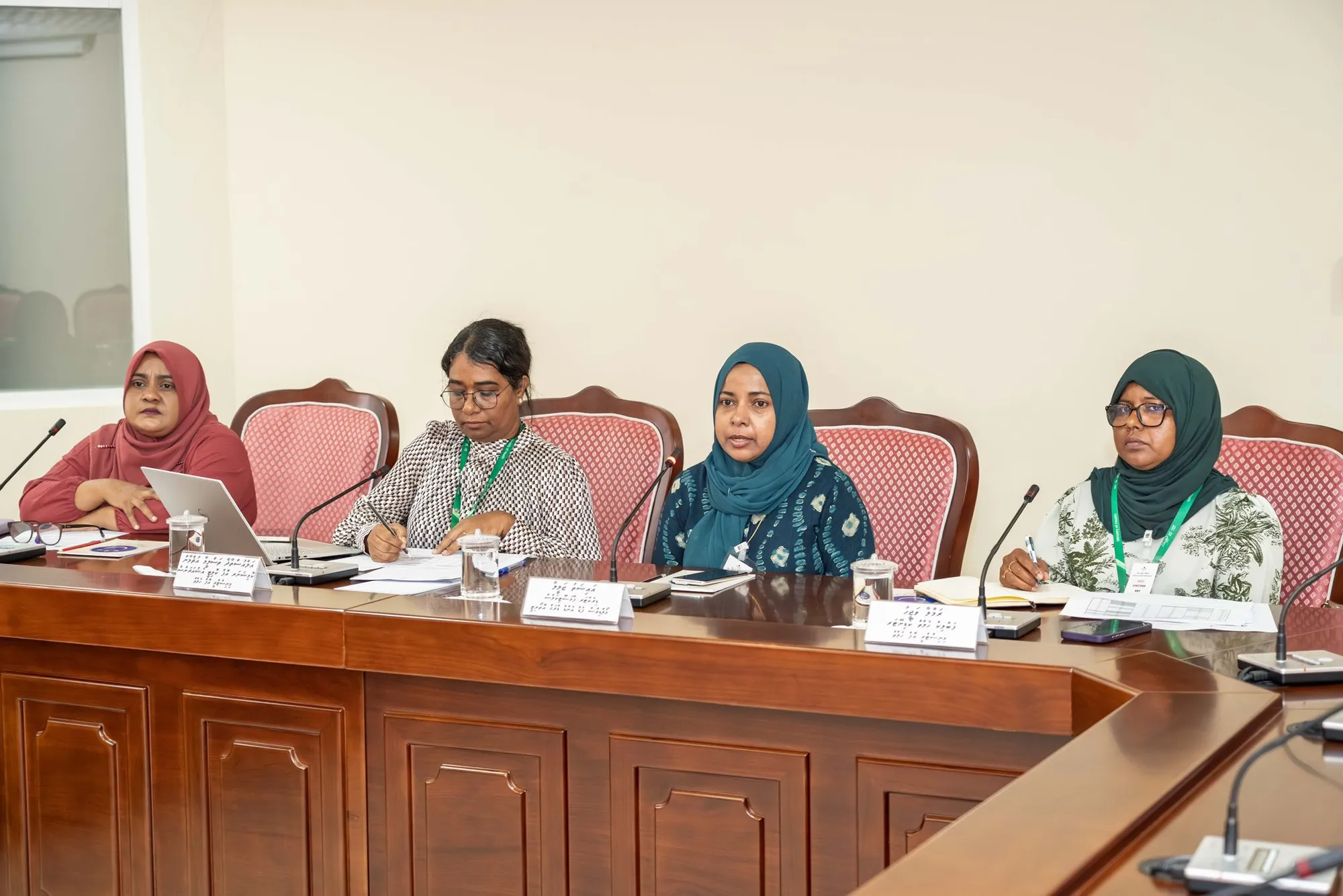 އޭޑީއެޗްޑީ ހުންނަ ކުދިންނަށް ދޭންޖެހޭ ބޭހެއް އެތެރެނުކުރެވި އެތައް ދުވަހެއް