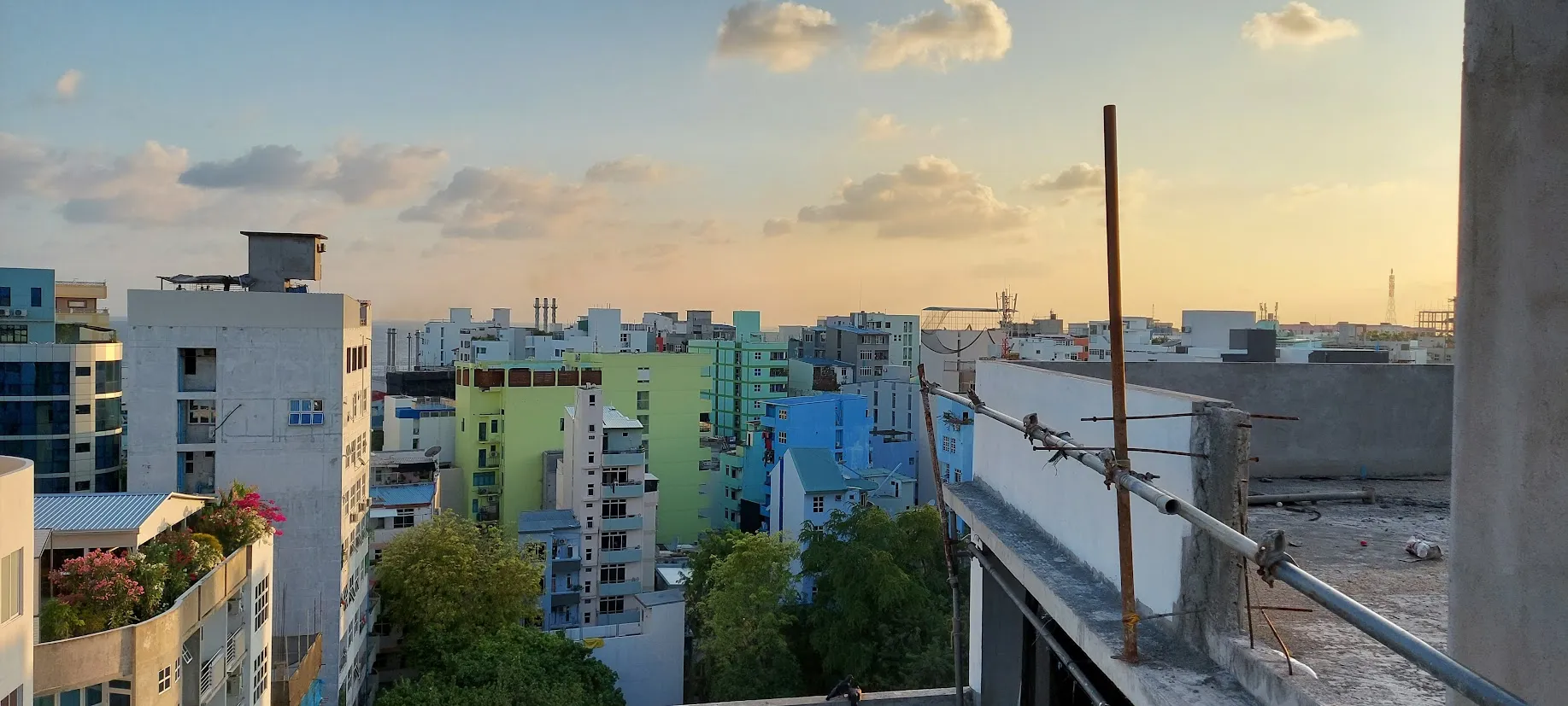 ބޮންޑެޑް ވެއާހައުސްއަކުން ސިނގިރޭޓްތަކެއް ގެއްލުނު މައްސަލައެއް ބަލަނީ