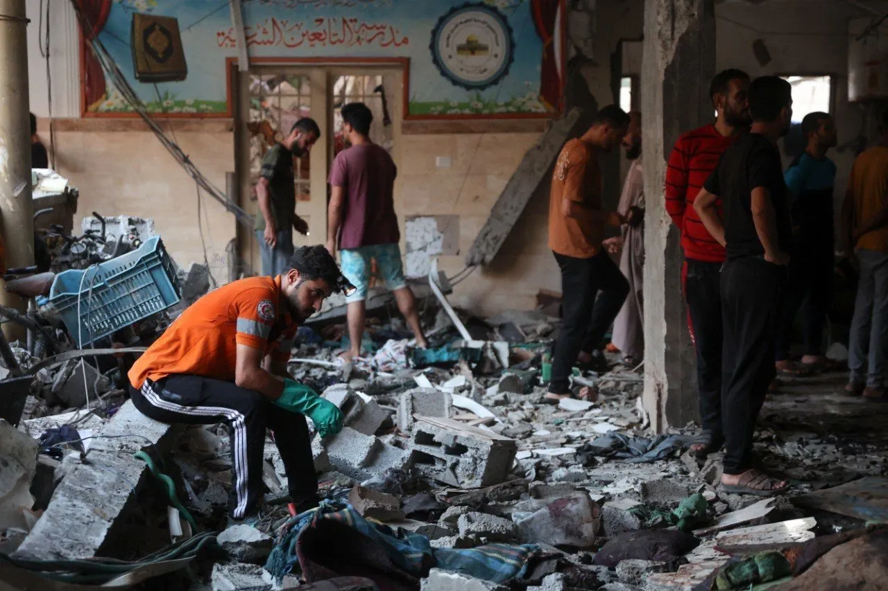 Aftermath of the attack on Al'Tabi'in School in Gaza / Photo: Palestine Highlights via X