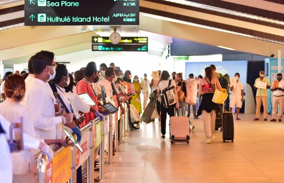Tourists at the airport-- Photo: Travelution media