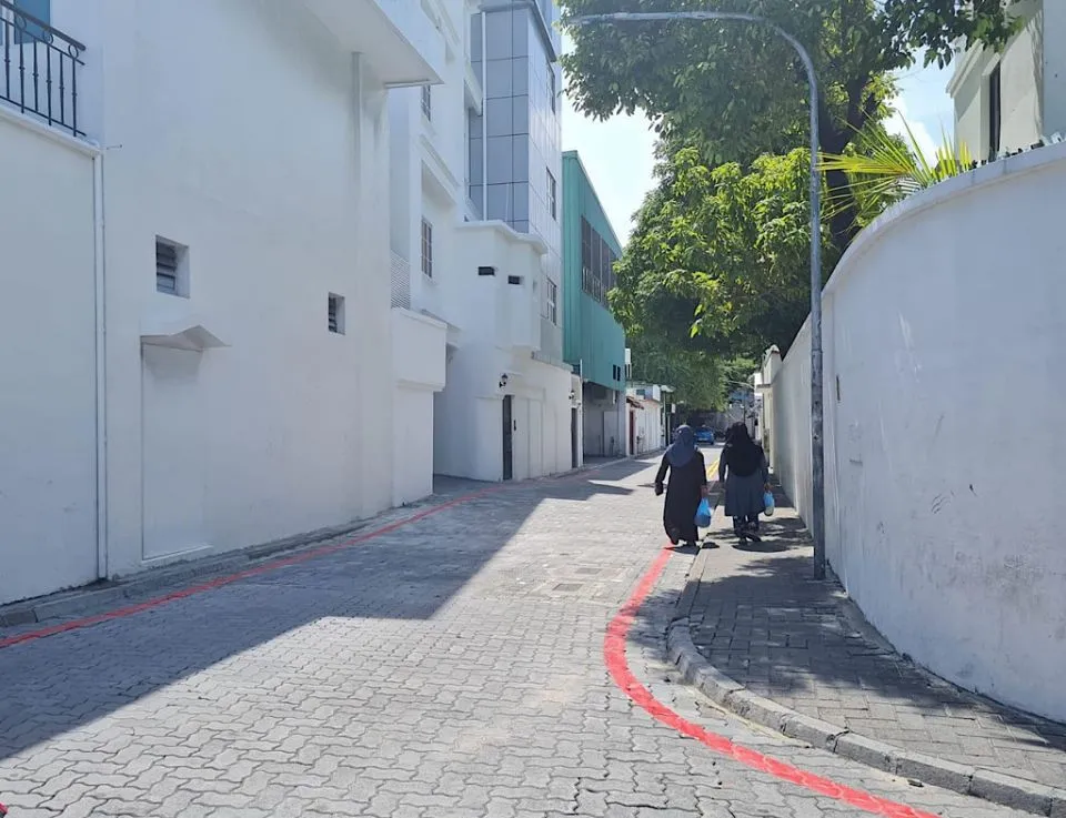 މުރައިދޫގެ ކައިރިން ރަތް ރޮނގުގެ ނިޝާން ފޮހެލައިފި