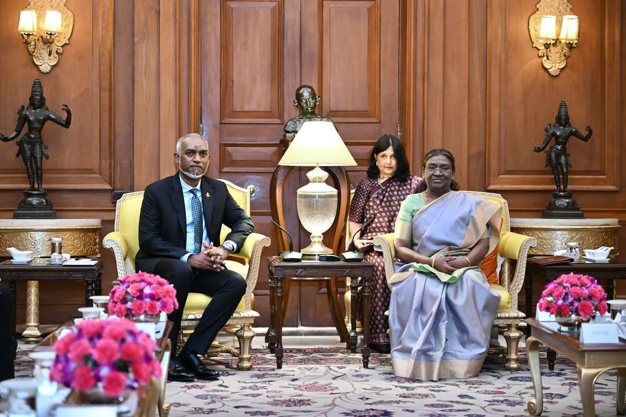 ރައީސް ޑރ.މުޢިއްޒު އިންޑިއާގެ ރައީސާ ބައްދަލުކުރައްވައިފި