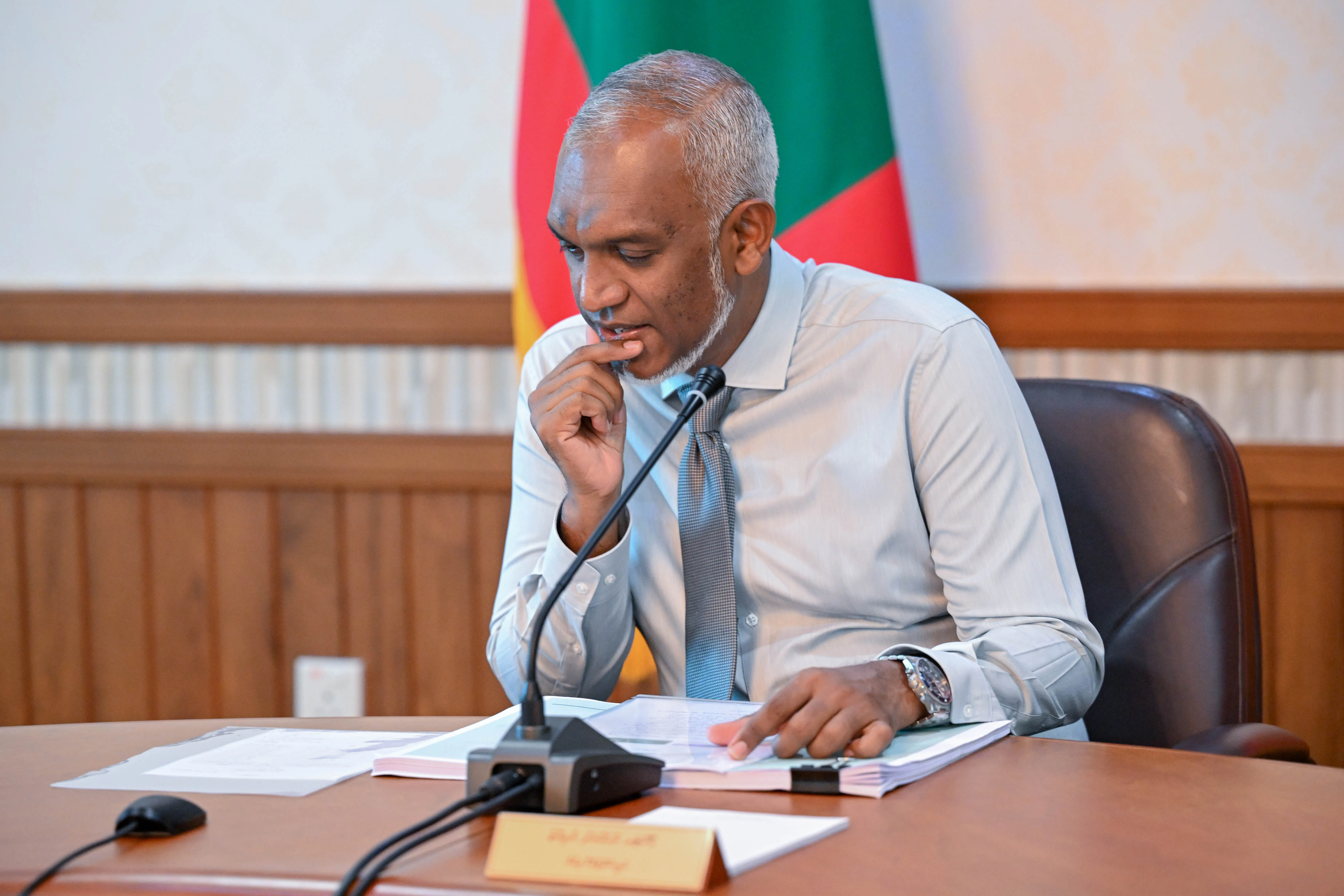 ވަޒީރުންގެ މަޖިލީހުގެ ލަފާފުޅާއެކު ގަވާއިދާ ޚިލާފަށް އުޅޭ ބިދޭސީންގެ މައްސަލަ ހައްލުކުރުމަށް މުހިންމު ފިޔަވަޅުތަކެއް އެޅުމަށް ނިންމަވައިފި