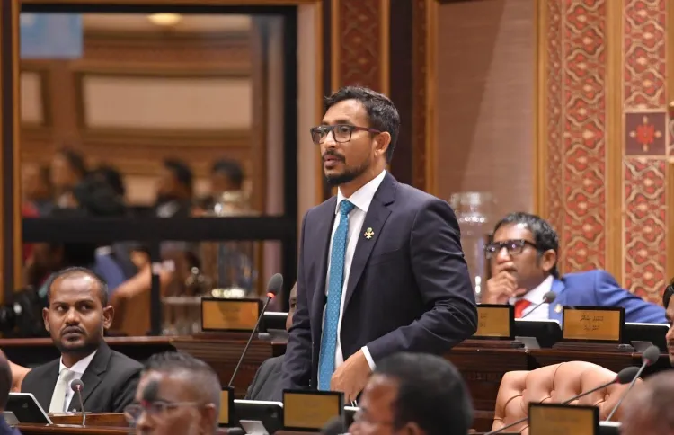 ކޮމެޓީތަކުން މެންބަރުން ބަދަލުކުރުމަކީ އަބަދުވެސް ހިނގާ ކަމެއް، އާ ކަމެއް ނޫން: ފަލާހް